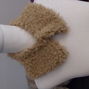 New!!Set of 2 faux fur collars, brand new without tags in soft brown and green